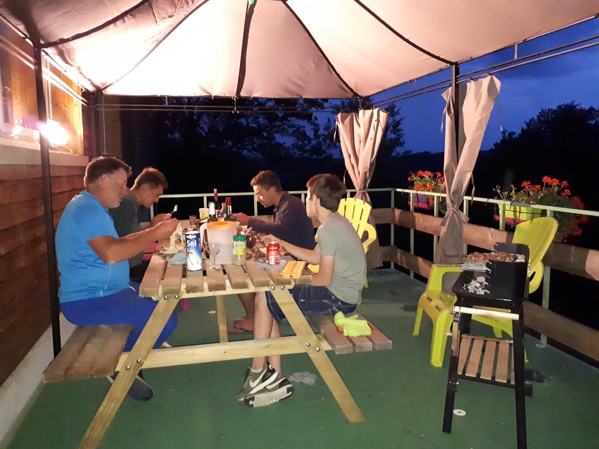 Le Grand Val Bed & Breakfast Lavastrie Luaran gambar